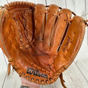 Wilson Ron Guidry RHT Brown Leather Baseball Glove 2450 Pro Special Split Hinge